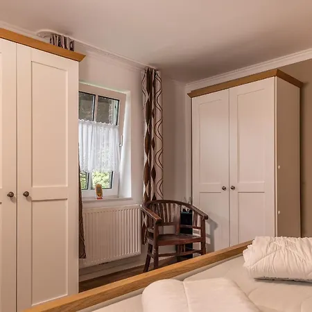 50027 Apartment *